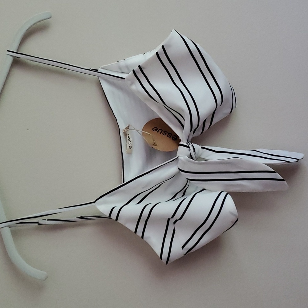ESSUE Bralette Crop Top Tie-Front Adjustable Strap White Black Stripe Large